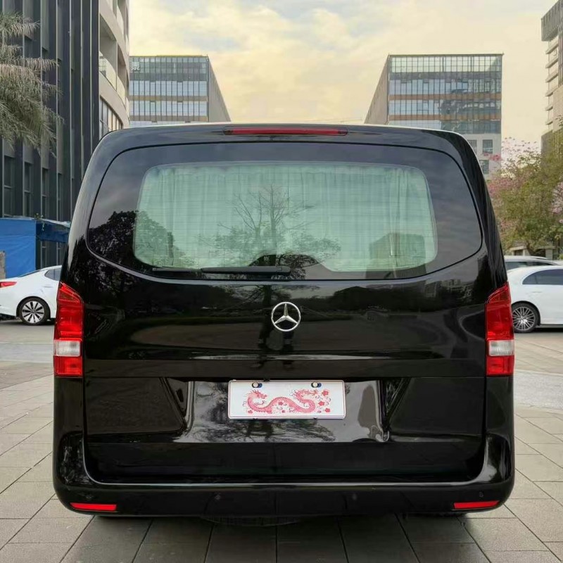 佛山18年奔驰威霆9