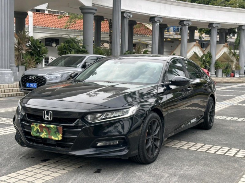 佛山19年本田雅阁2