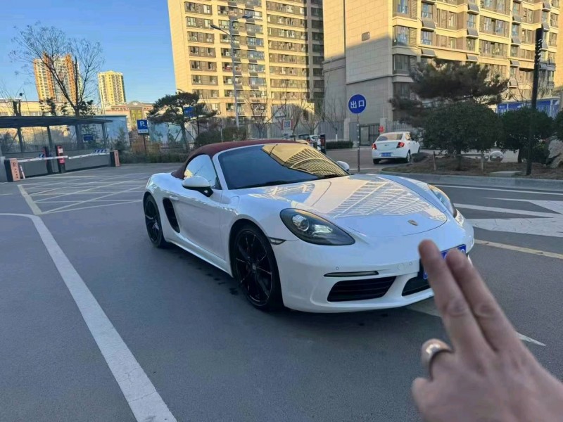济宁16年保时捷7183