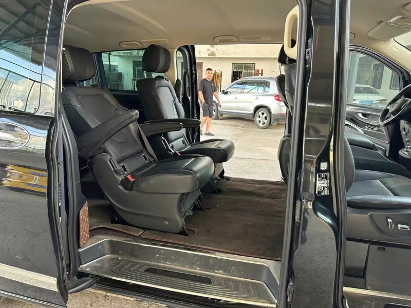 徐州18年奔驰威霆7