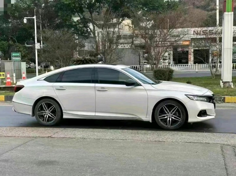 佛山22年本田雅阁2