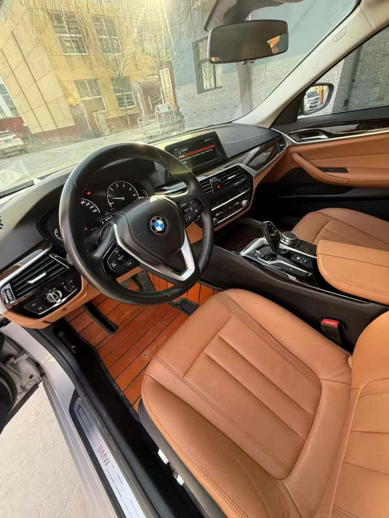 保定18年宝马5系8