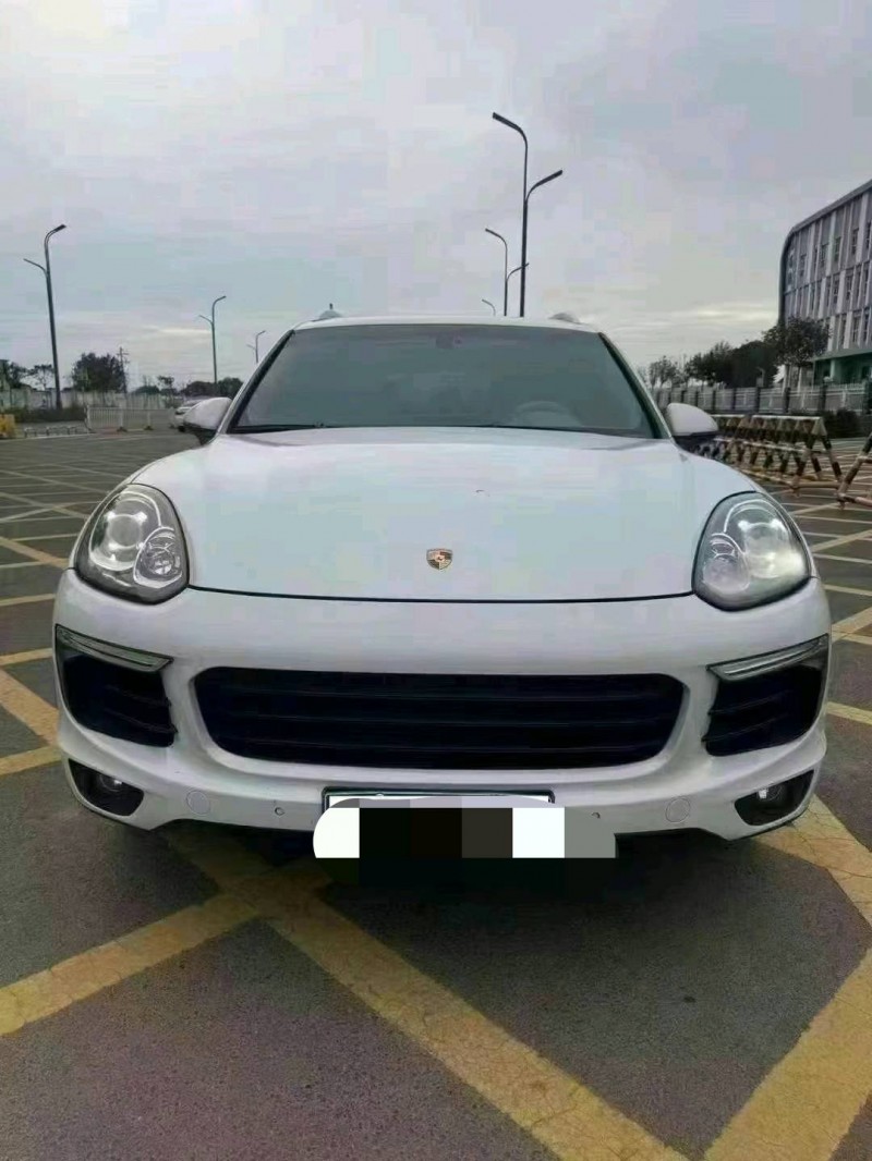 保定15年保时捷卡宴1