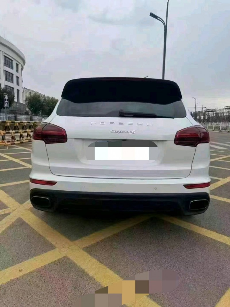 保定15年保时捷卡宴4