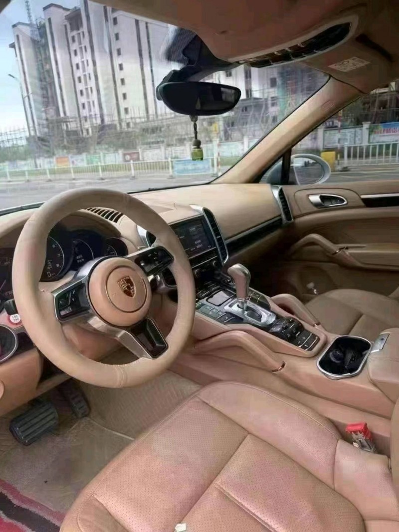 保定15年保时捷卡宴5