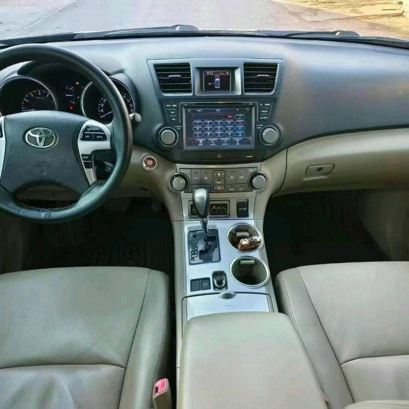 保定14年丰田汉兰达3