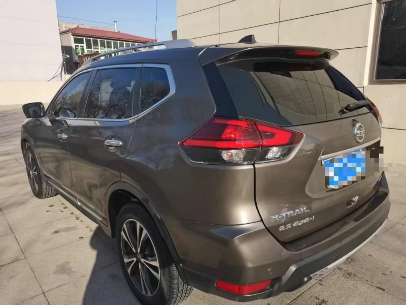 保定19年日产奇骏5