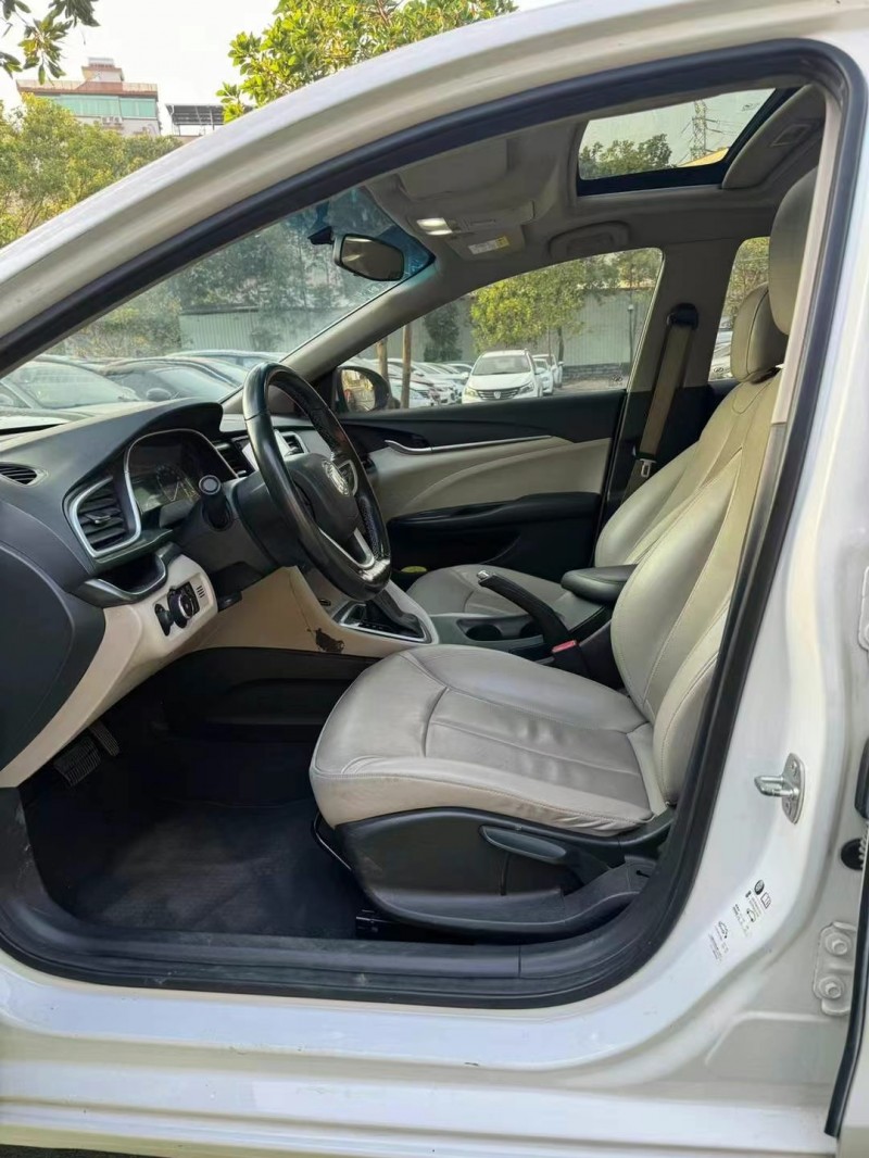 广州18年别克英朗5