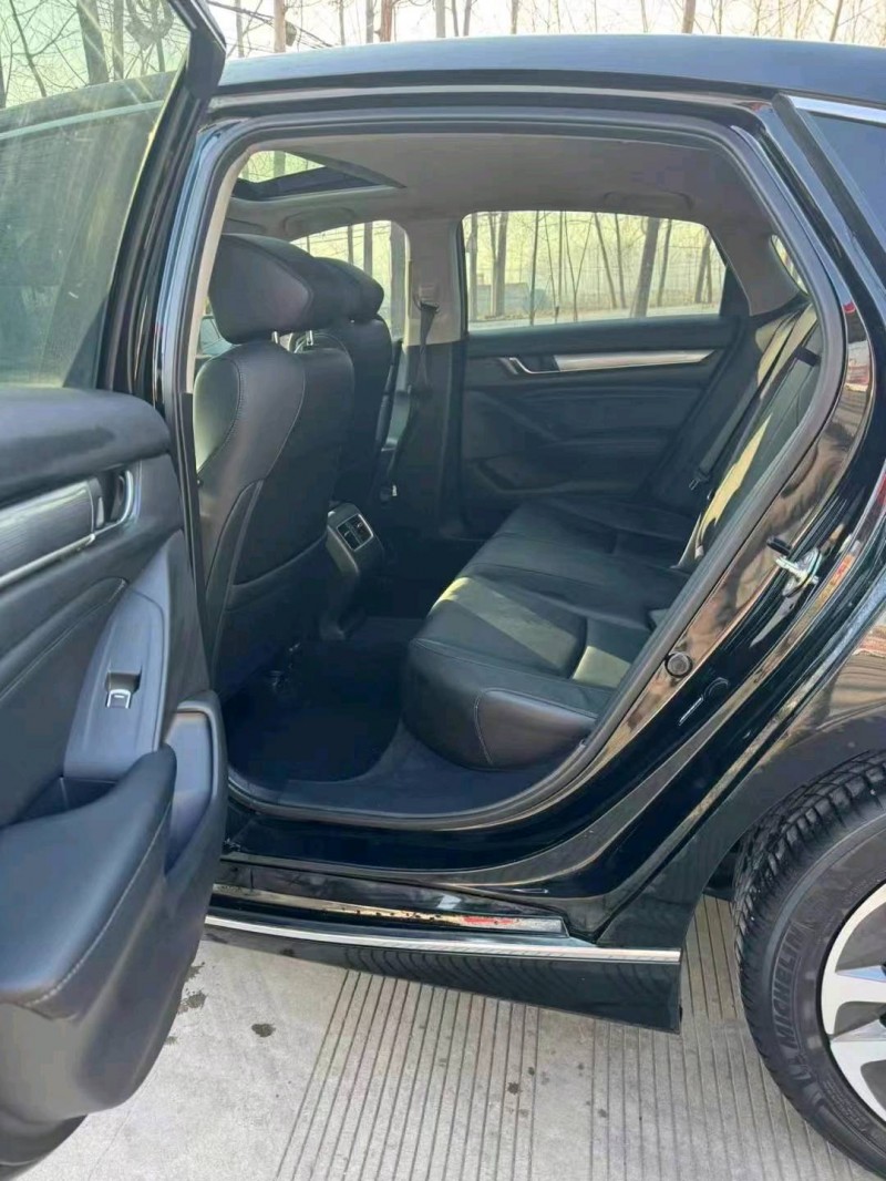 潍坊21年本田雅阁8