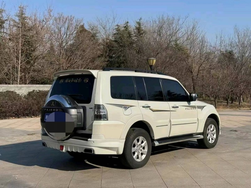 潍坊16年三菱帕杰罗5