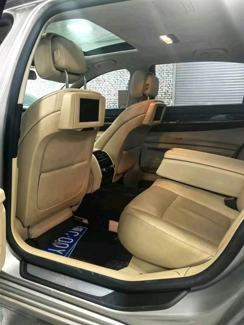 保定13年宝马5系8