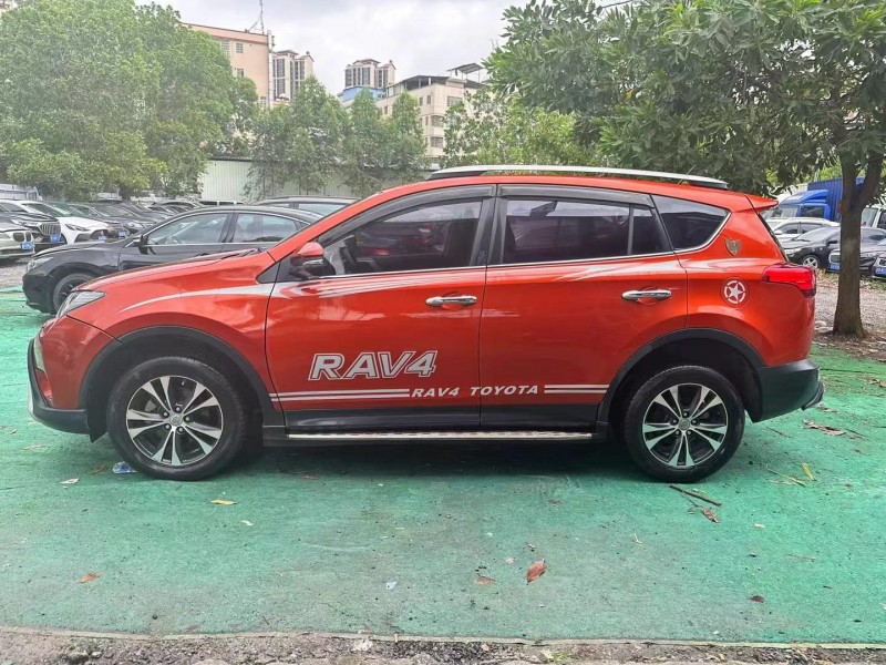 广州14年丰田RAV44