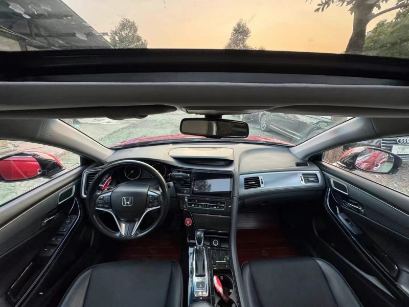 广州15年本田思铂睿8