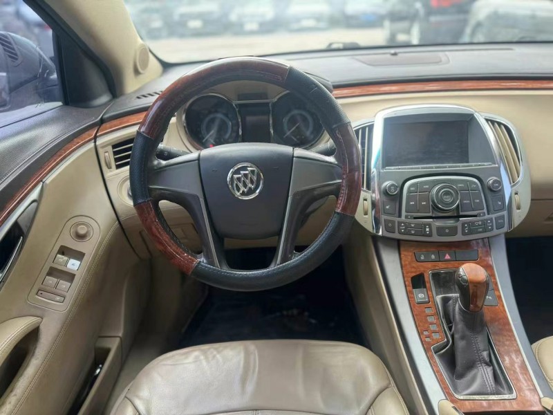 广州11年别克君越7