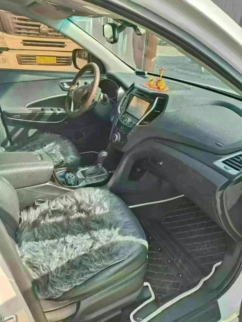 保定16年现代新胜达7