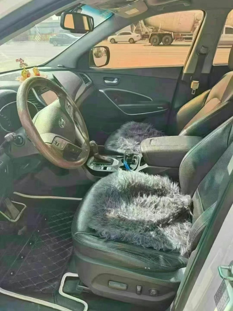 保定16年现代新胜达8