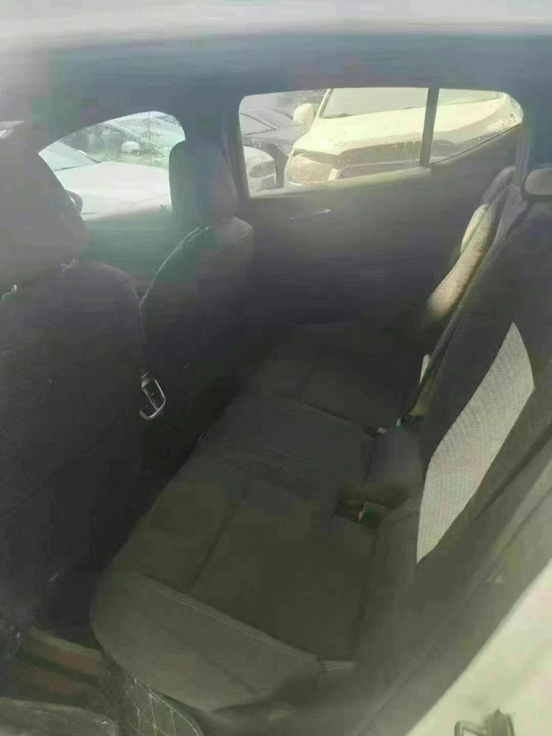 保定17年别克威朗6