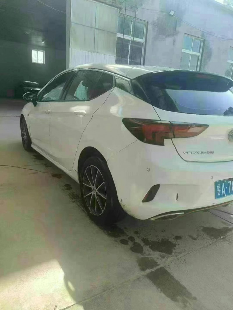 保定17年别克威朗7