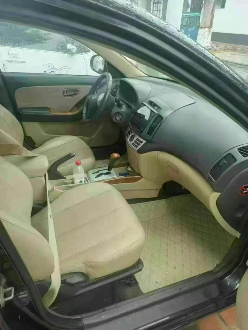 保定10年现代悦动2