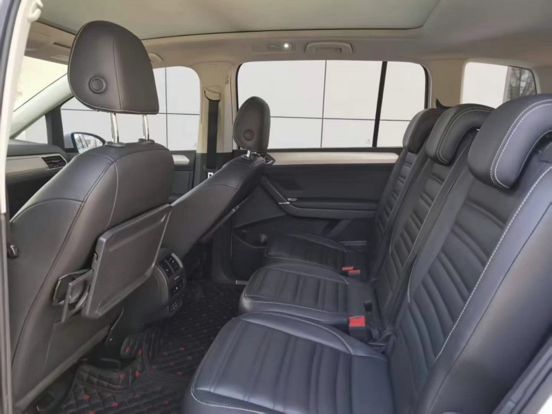 保定18年大众途安8