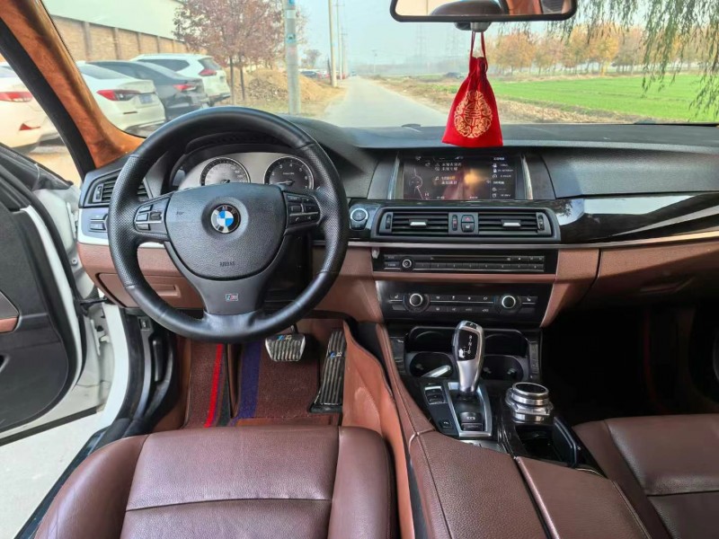 保定15年宝马5系8