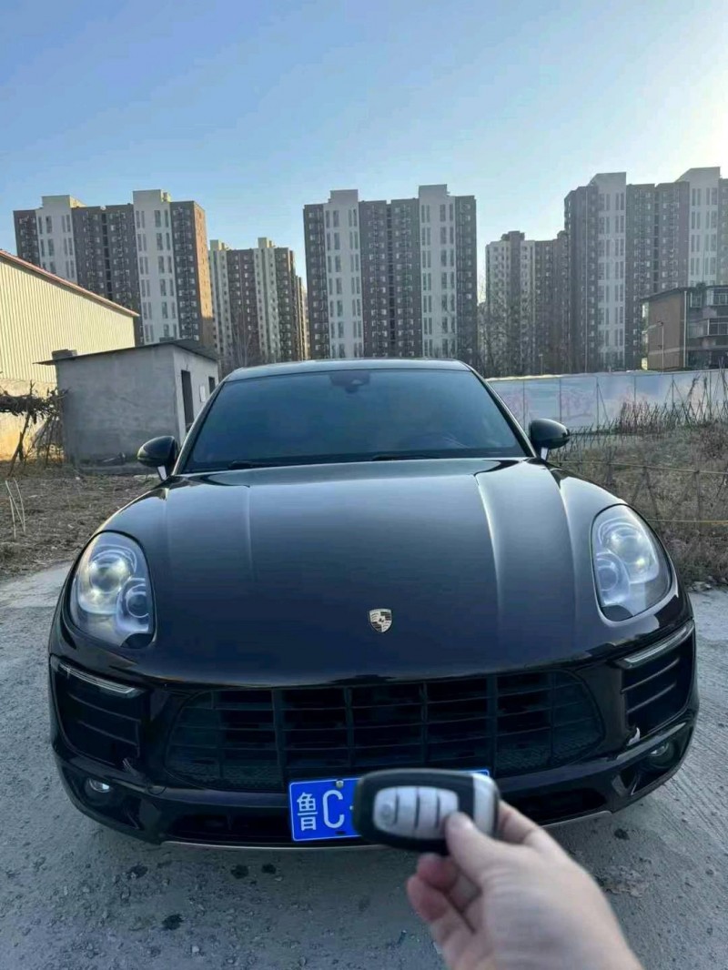 济宁17年保时捷Macan1