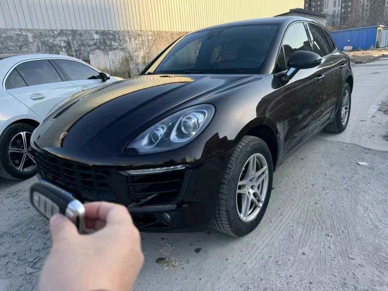 济宁17年保时捷Macan2