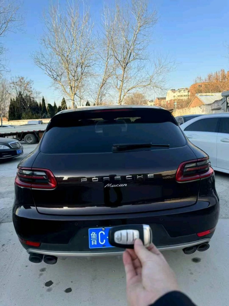 济宁17年保时捷Macan3