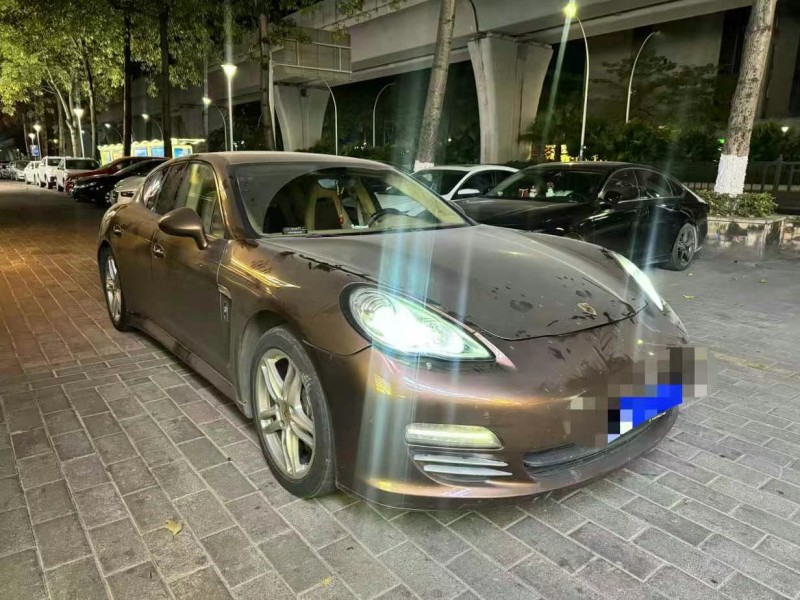 广州11年保时捷帕拉梅拉1