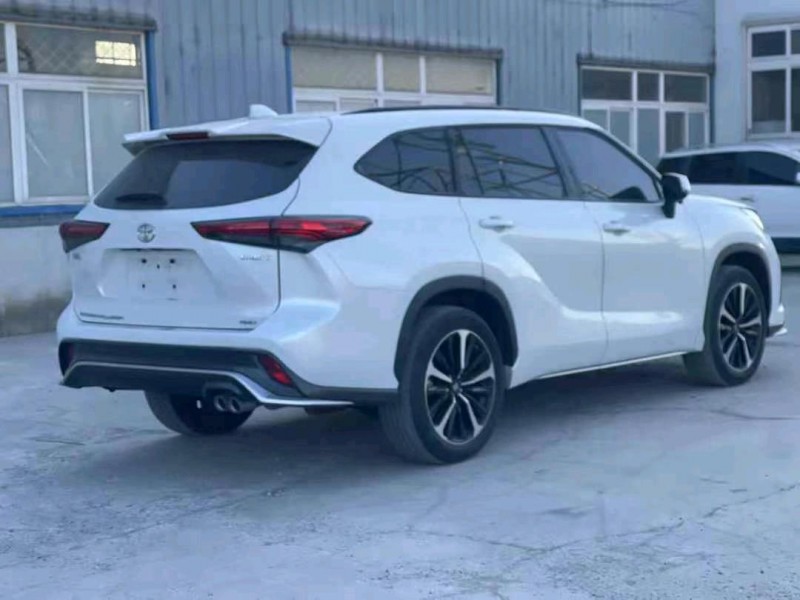 保定23年丰田皇冠5