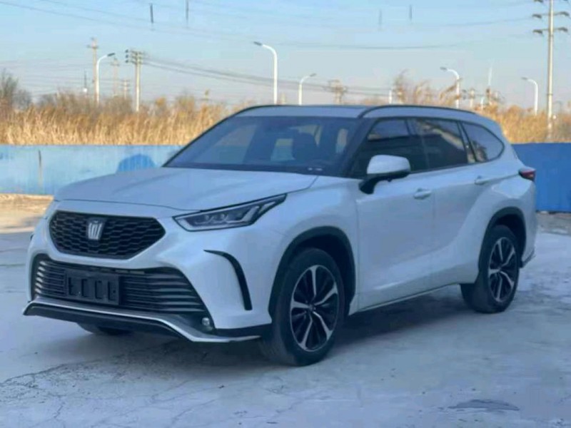 保定23年丰田皇冠9