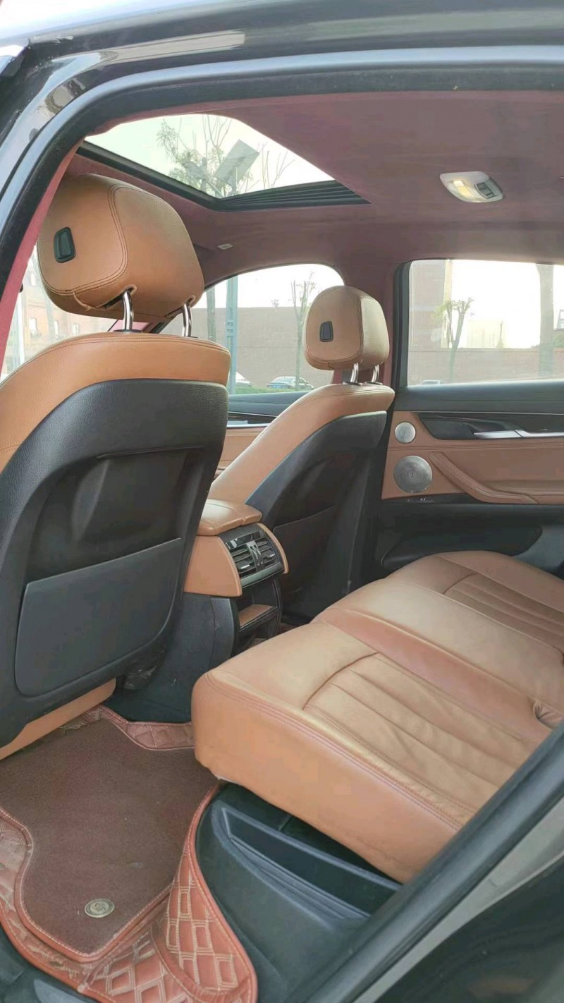 保定15年宝马X68