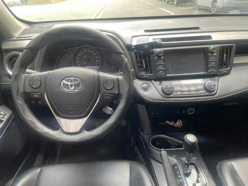 广州21年丰田RAV44