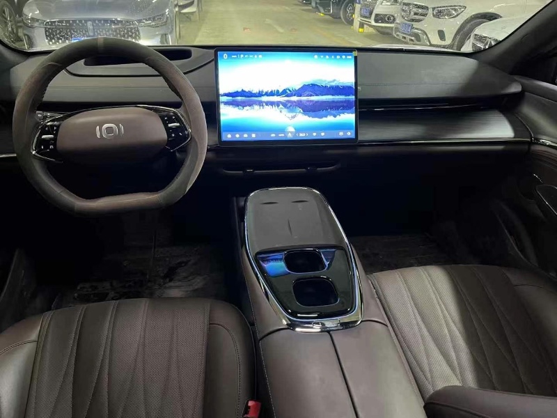 成都24年長安汽車啟源6