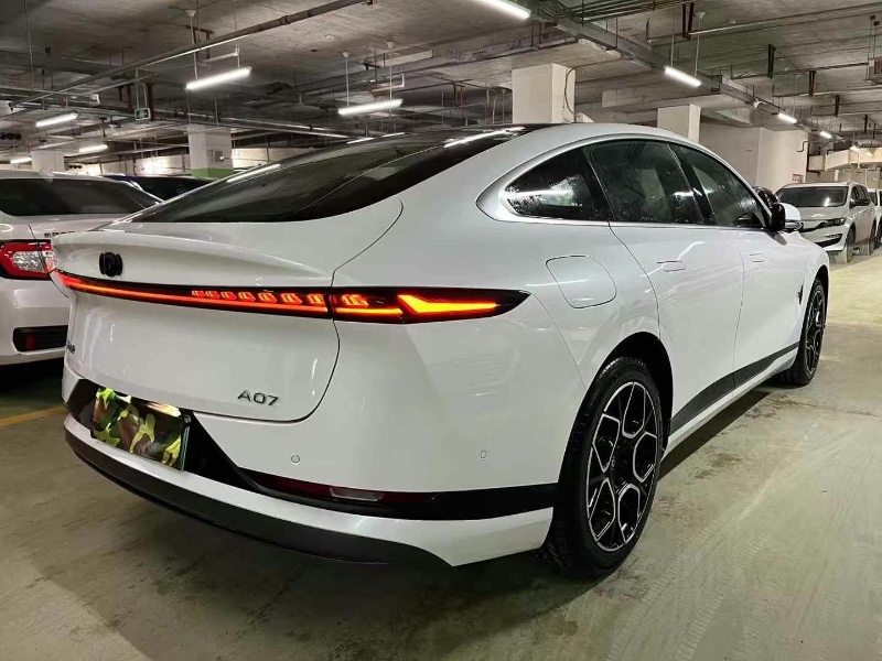 成都24年長安汽車啟源9
