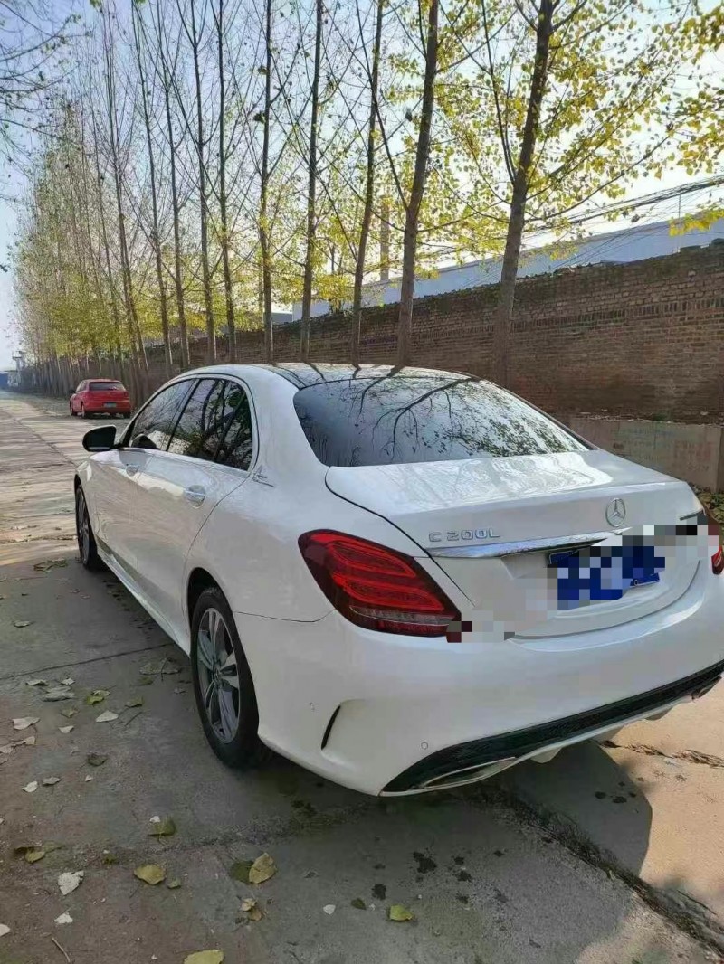济宁17年奔驰C7