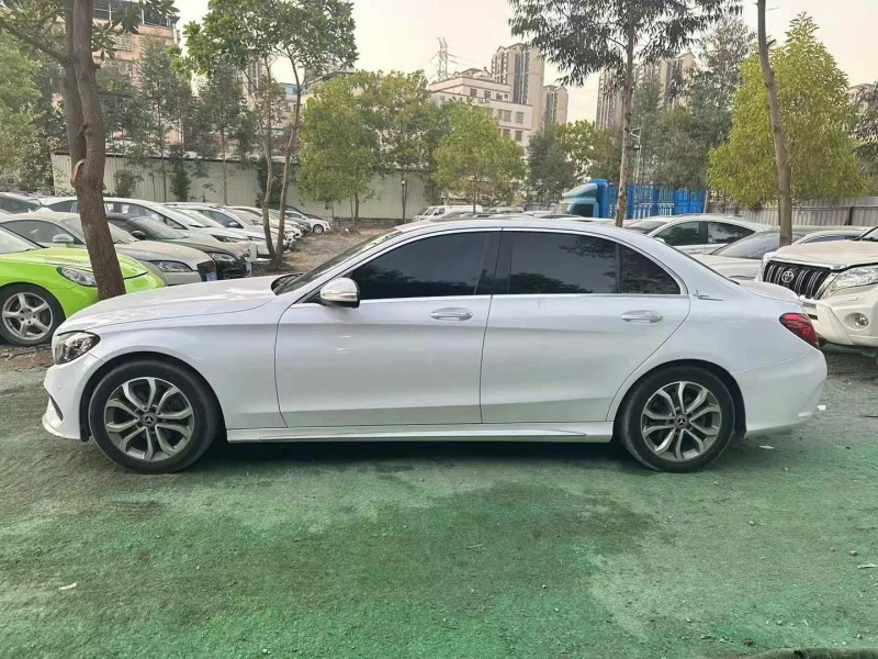 广州17年奔驰C4