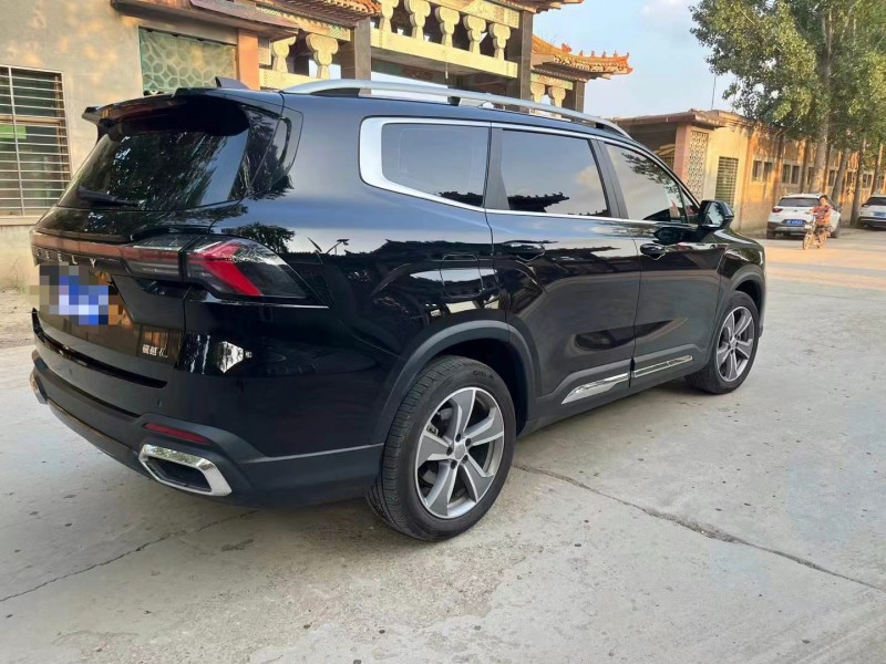 保定23年吉利豪越8