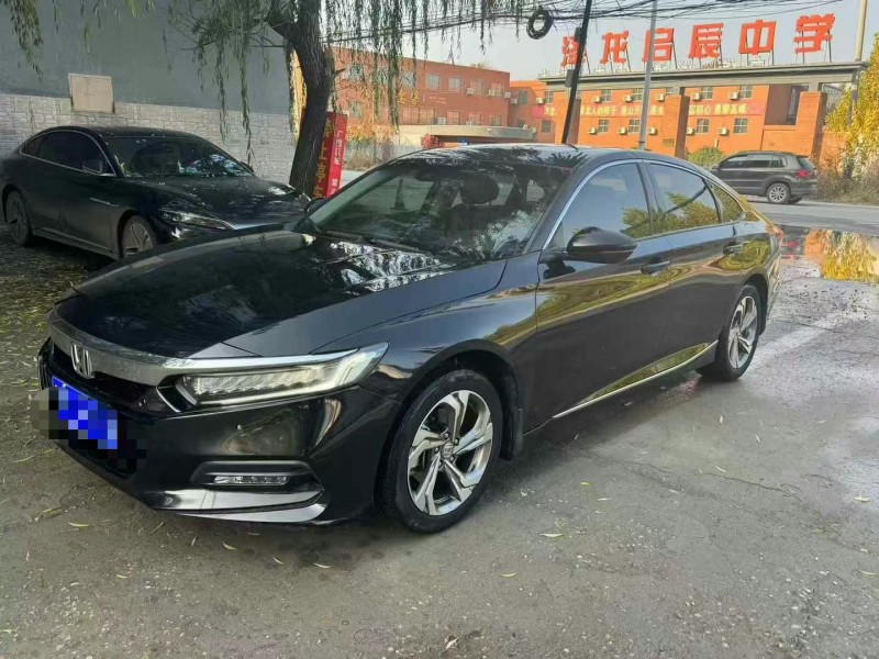 保定19年本田雅阁2