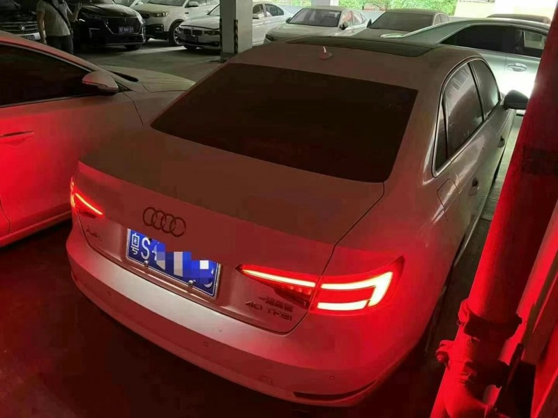 广州17年奥迪A4L8