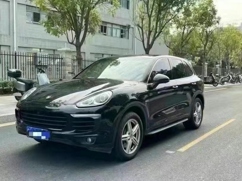 广州18年保时捷卡宴2