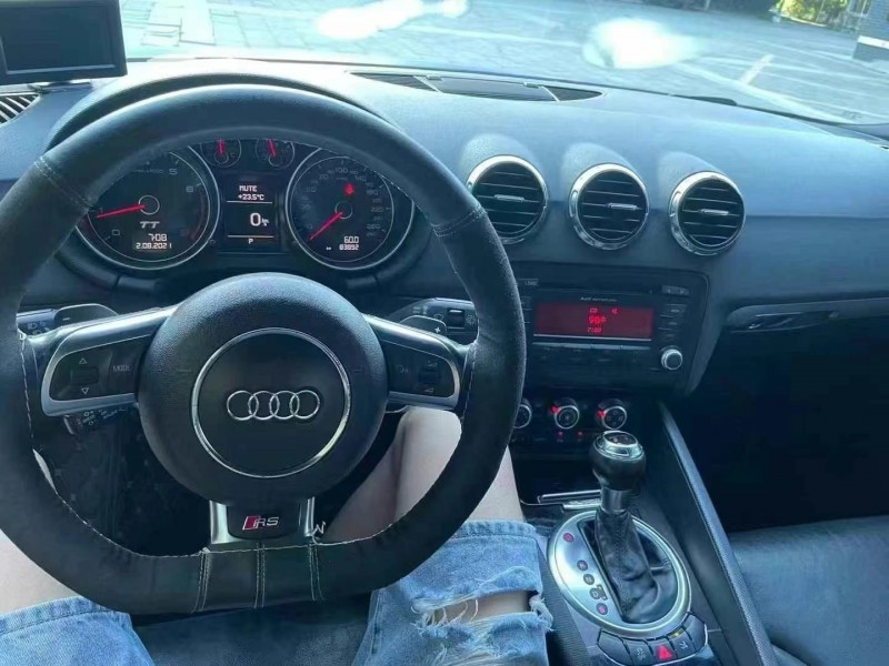 广州11年奥迪TT7