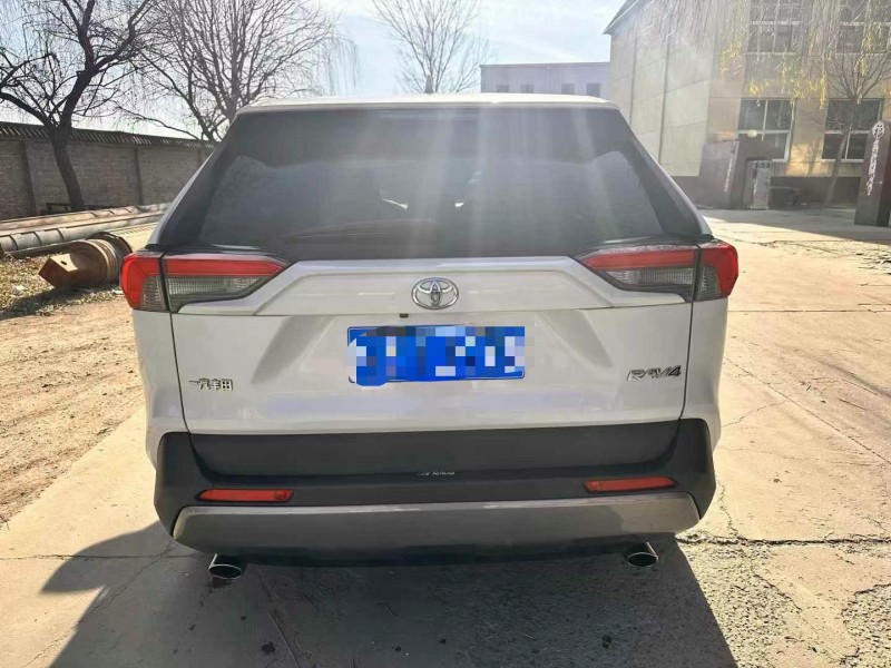 保定20年丰田RAV4荣放9