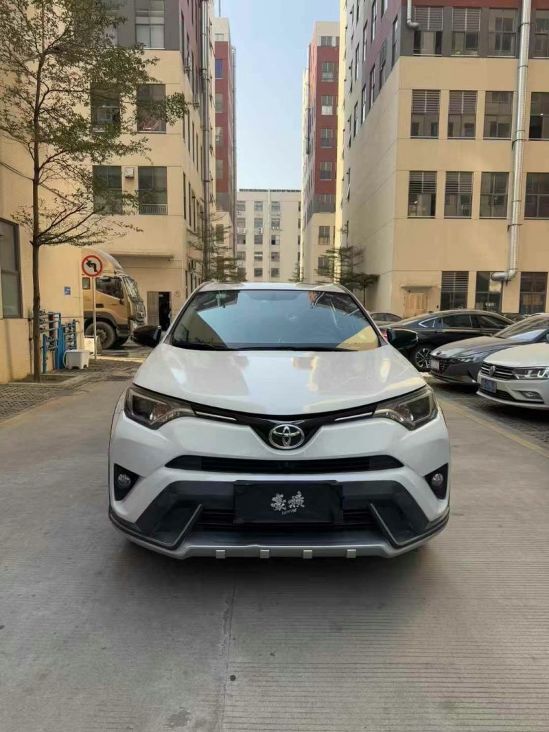 佛山18年丰田RAV41