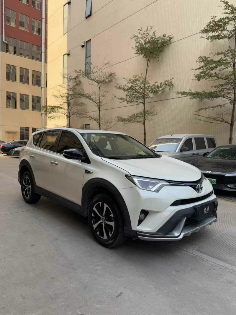 佛山18年丰田RAV42