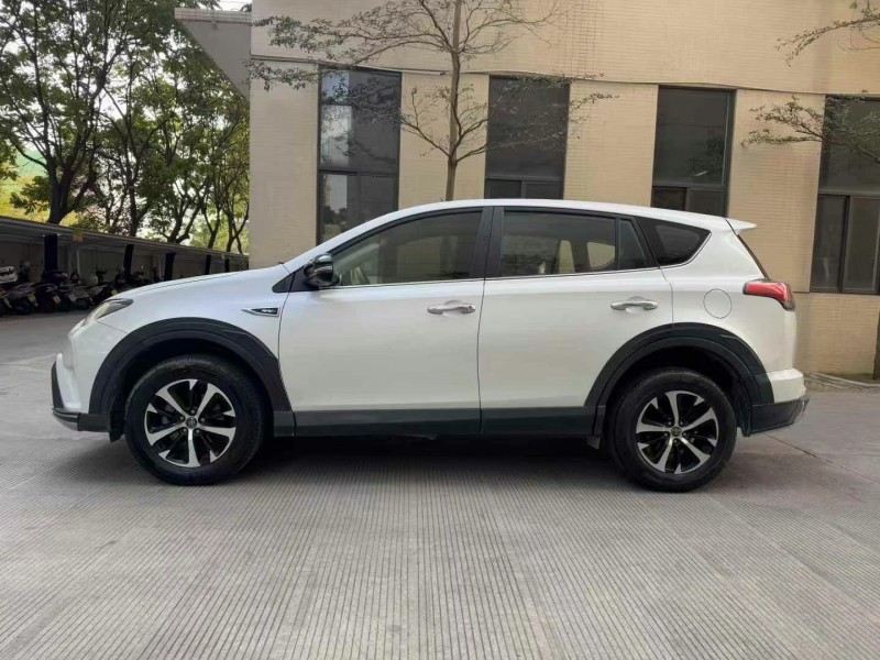 佛山18年丰田RAV44