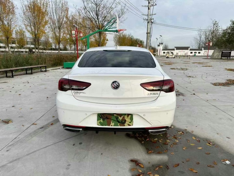 徐州19年别克君威9