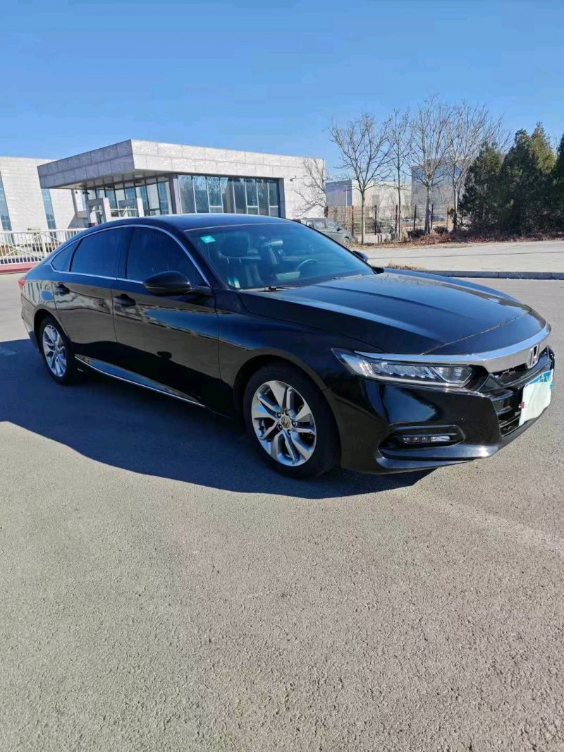 济宁18年本田雅阁3