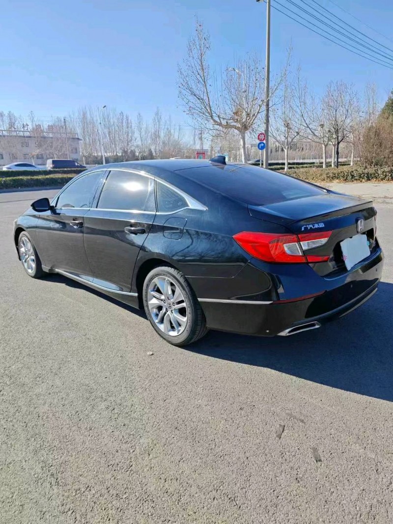 济宁18年本田雅阁4