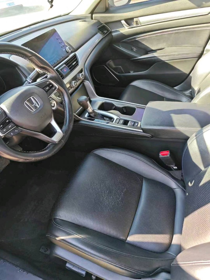济宁18年本田雅阁5